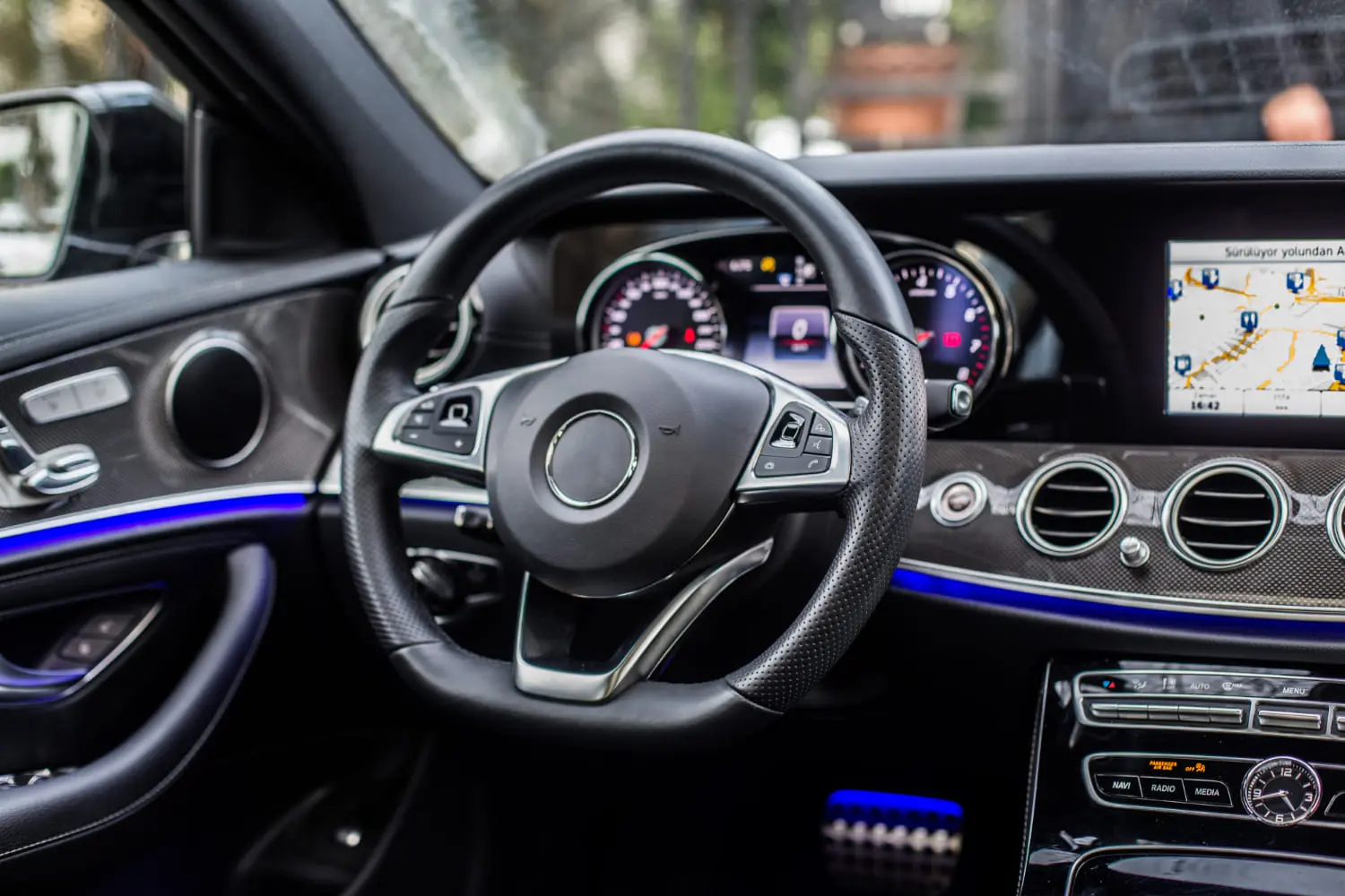 Common causes of steering wheel trembling at high speed and simple fixes to try.