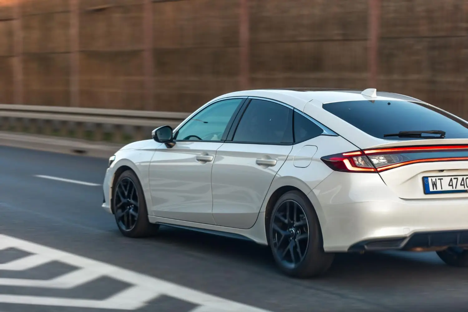 Midsize luxury sedans compared for comfort, tech, and performance on the roadway